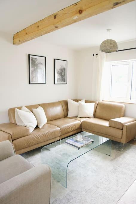 The Palm House Falmouth - Minutes From The Beach! Dış mekan fotoğraf